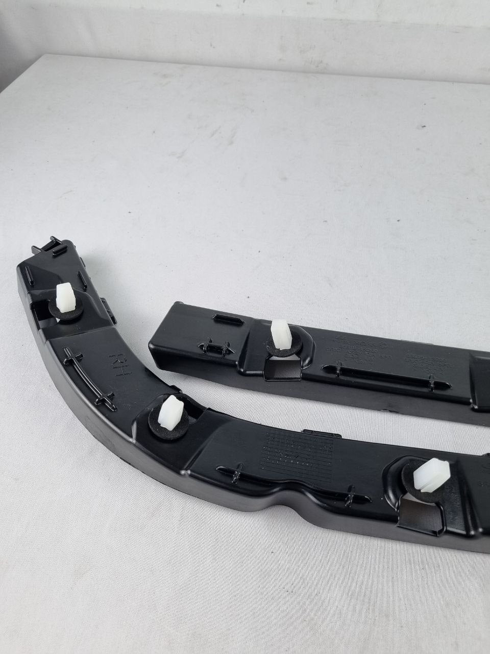 Par Guia Parachoque Tras Hyundai HB20 Sedan 2013/2019