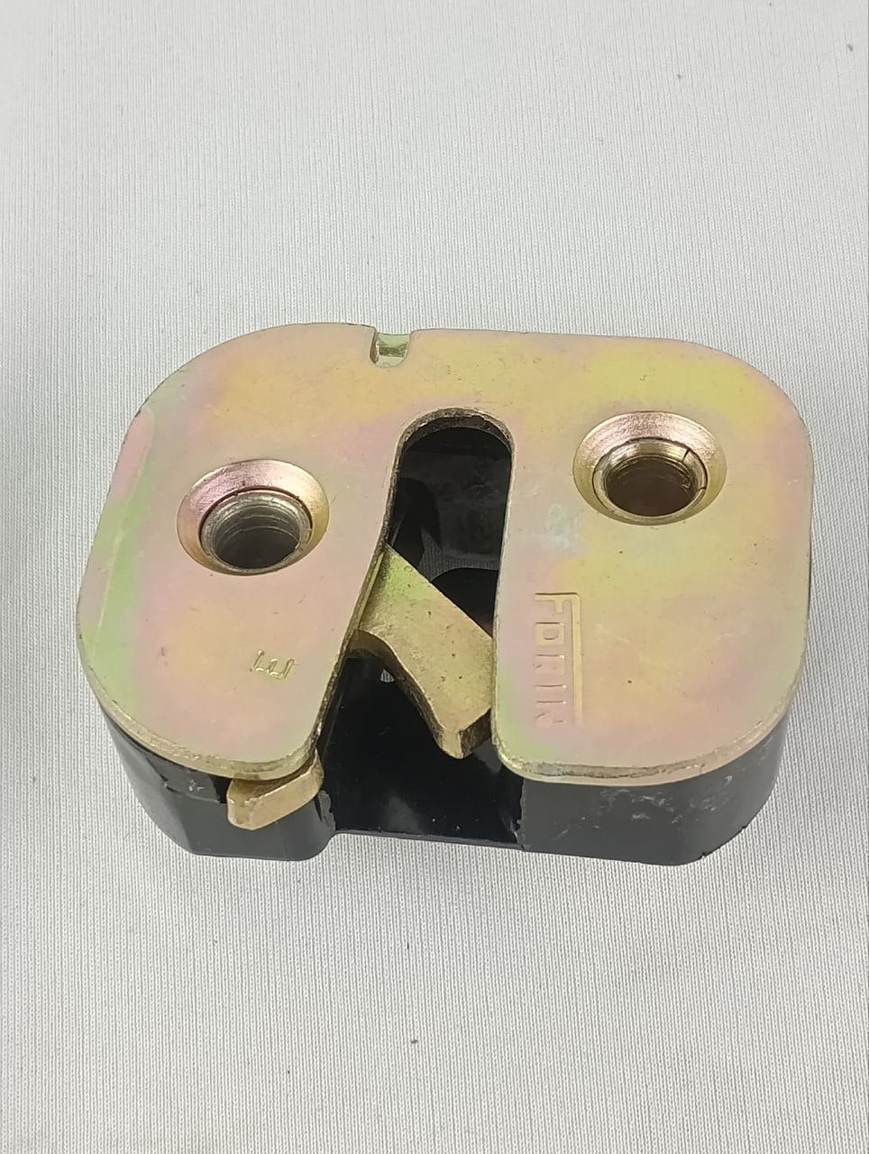 Fechadura Mecânica Porta Dianteira Fiat Uno/Fiorino/Elba/Prêmio Mercedes-Benz L-709/912/1418/1618/1935 1985/2013 Nova