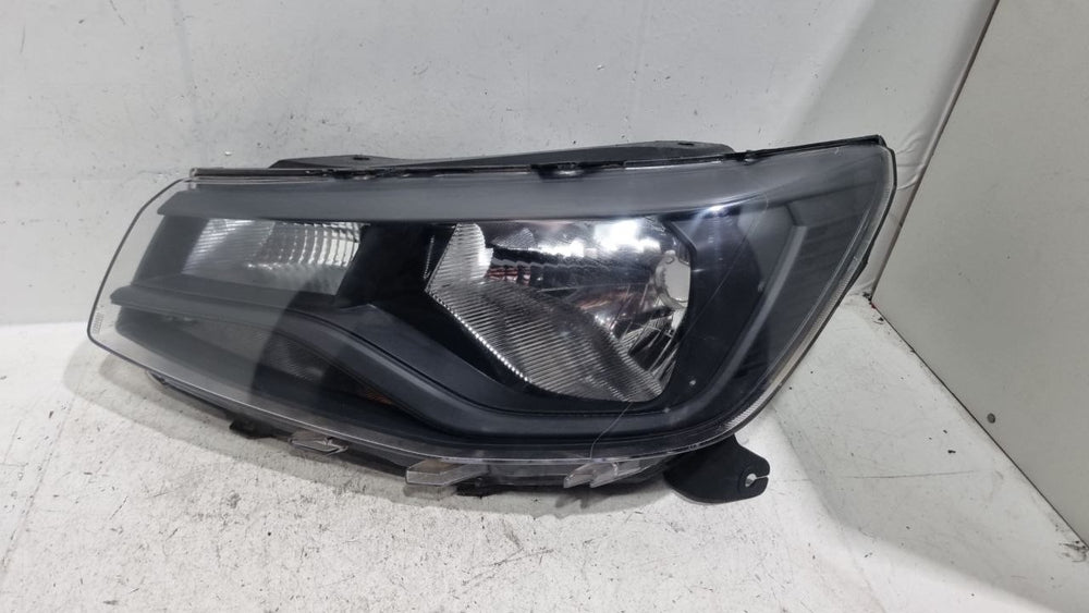 Farol Diant Esq Volkswagen Saveiro Robust 2023/2025 -