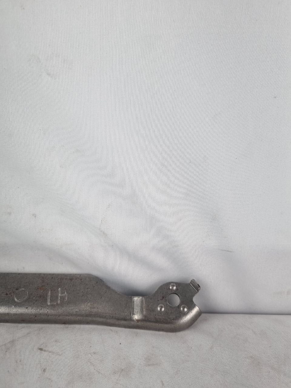 Dobradiça Capô Esquerda Chevrolet S10 Blazer 1995/2011 Nova