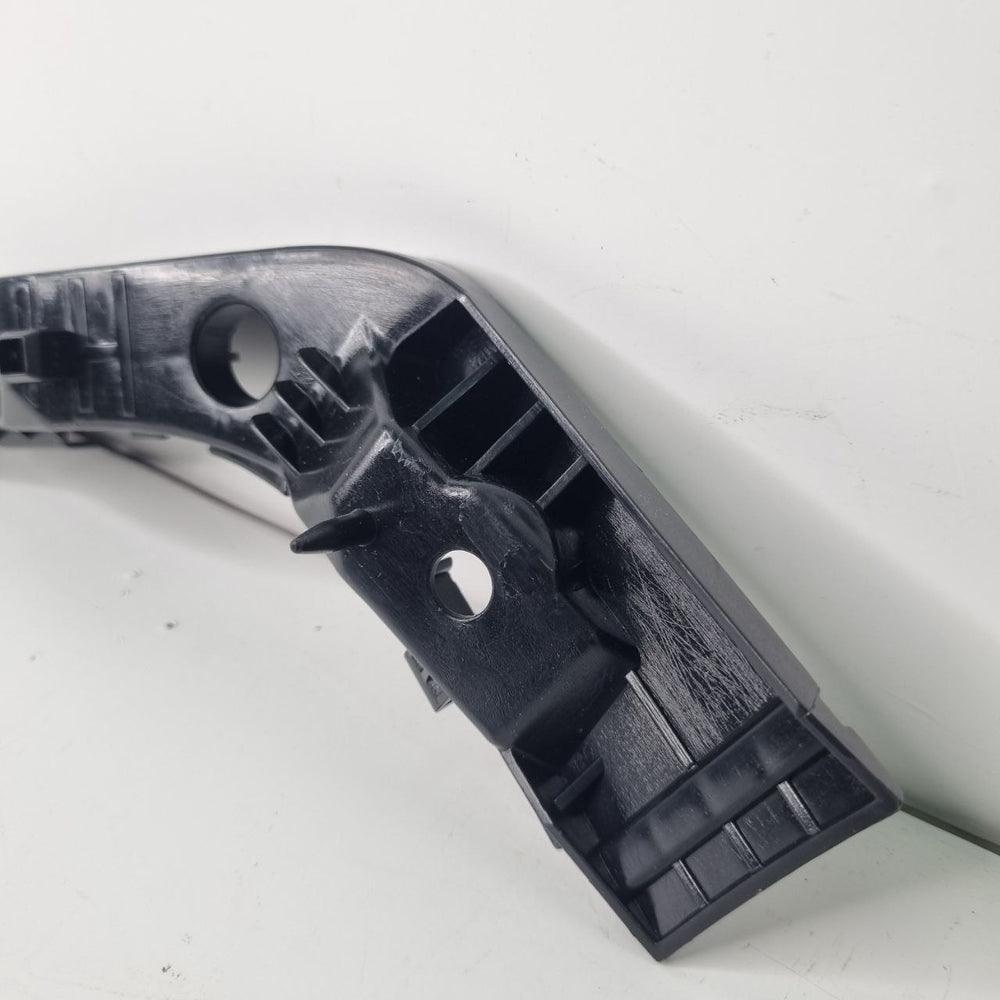 Suporte Guia Para-choque Dianteiro Direito Hyundai i30 2008/2012 Usado