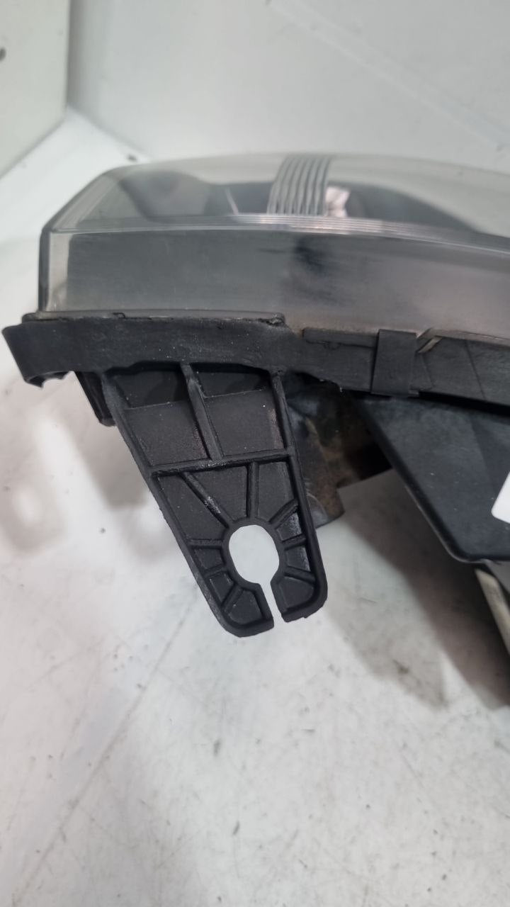 Farol Diant Dir Fiat Mobi 2017/2023