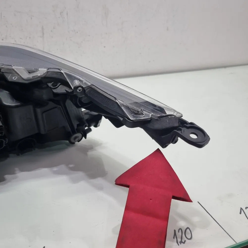 Farol Direito Corola 2021/2023 Recuperado