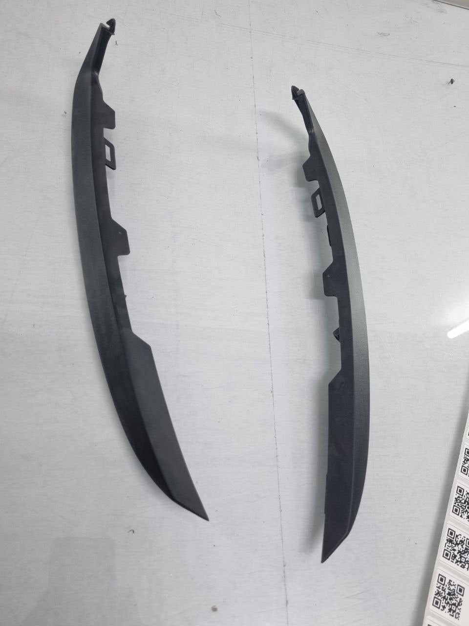 Moldura Inferior Farol Renault Sandero Logan 2015/2024 Nova