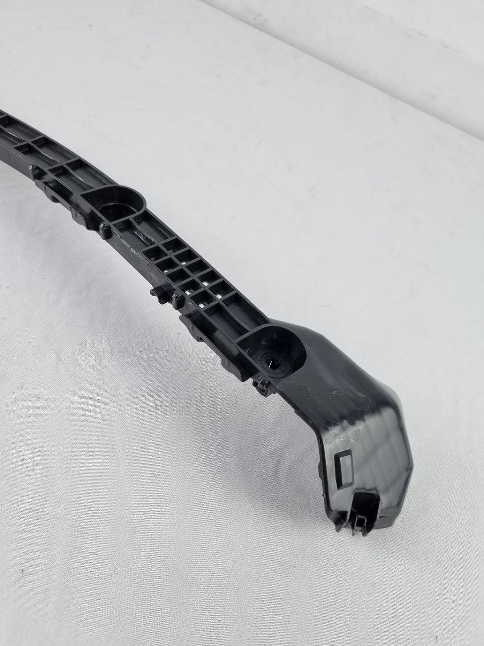 Suporte Guia Parachoque Tras Toyota Corolla 2014/2019