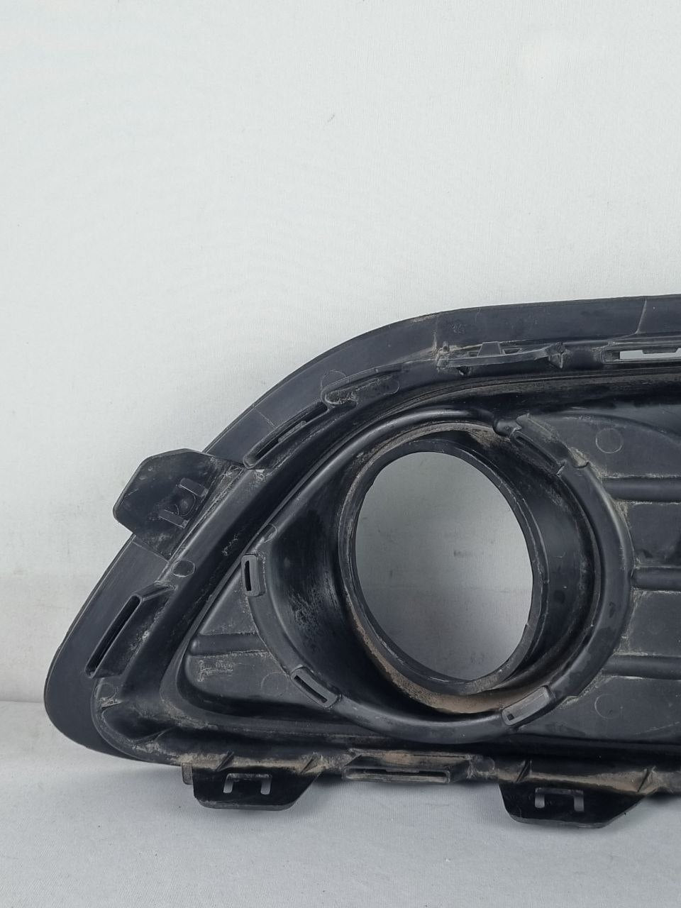 Moldura Farol Milha Diant Esq Renault Logan 2015/2018