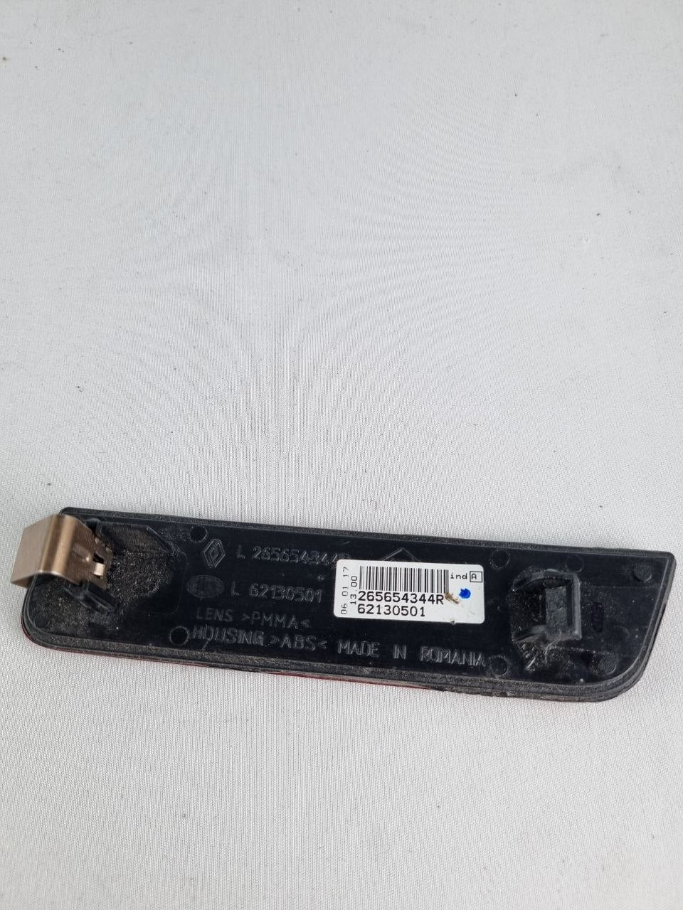Refletor Para-choque Traseiro Direito Renault Duster 2012/2021 Novo