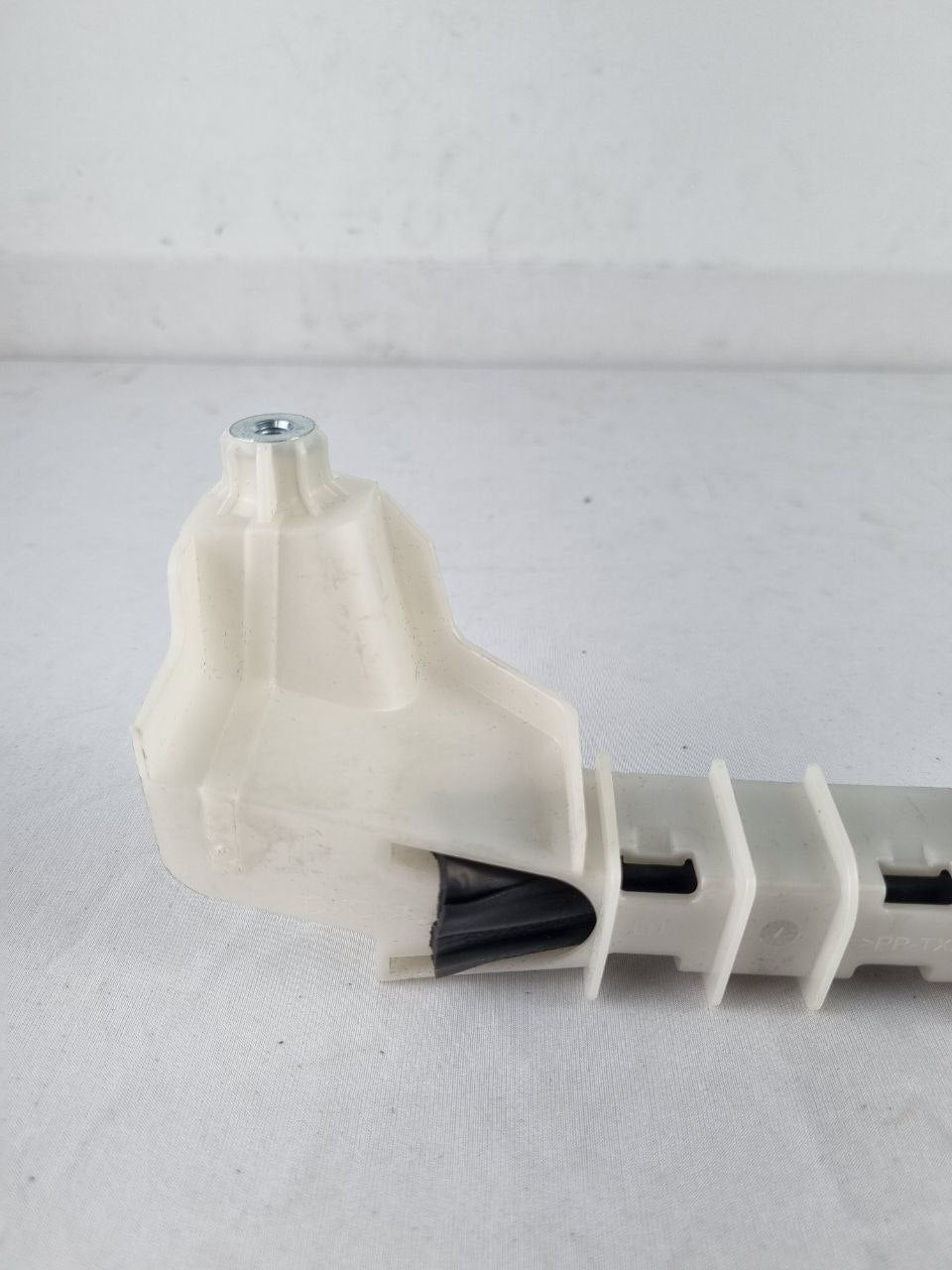 Guia Canaleta Vidro Porta Toyota Hilux SW4 2016/2021