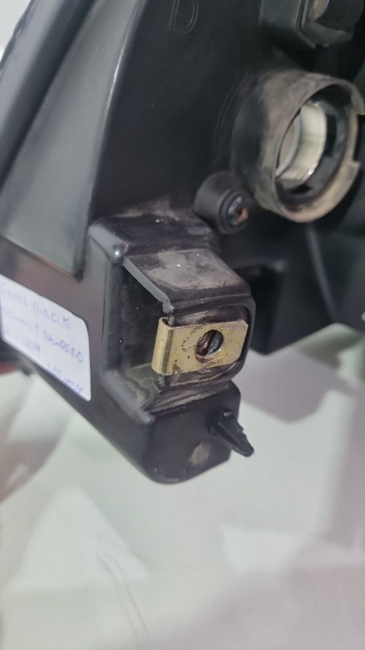 Farol Diant Dir Renault Sandero 2012/2014 Usado