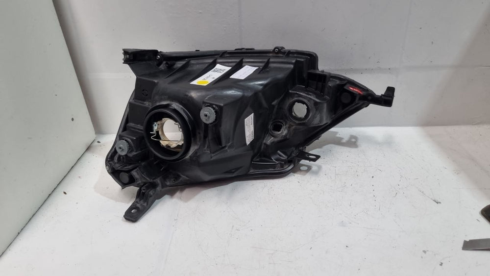Farol Dianteiro Direito Toyota Etios 2013/2019 Usado