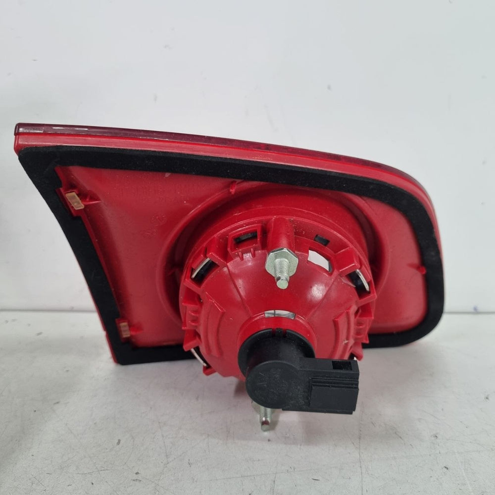 Lanterna Tras Tampa Dir Volkswagen Passat 2006/2010