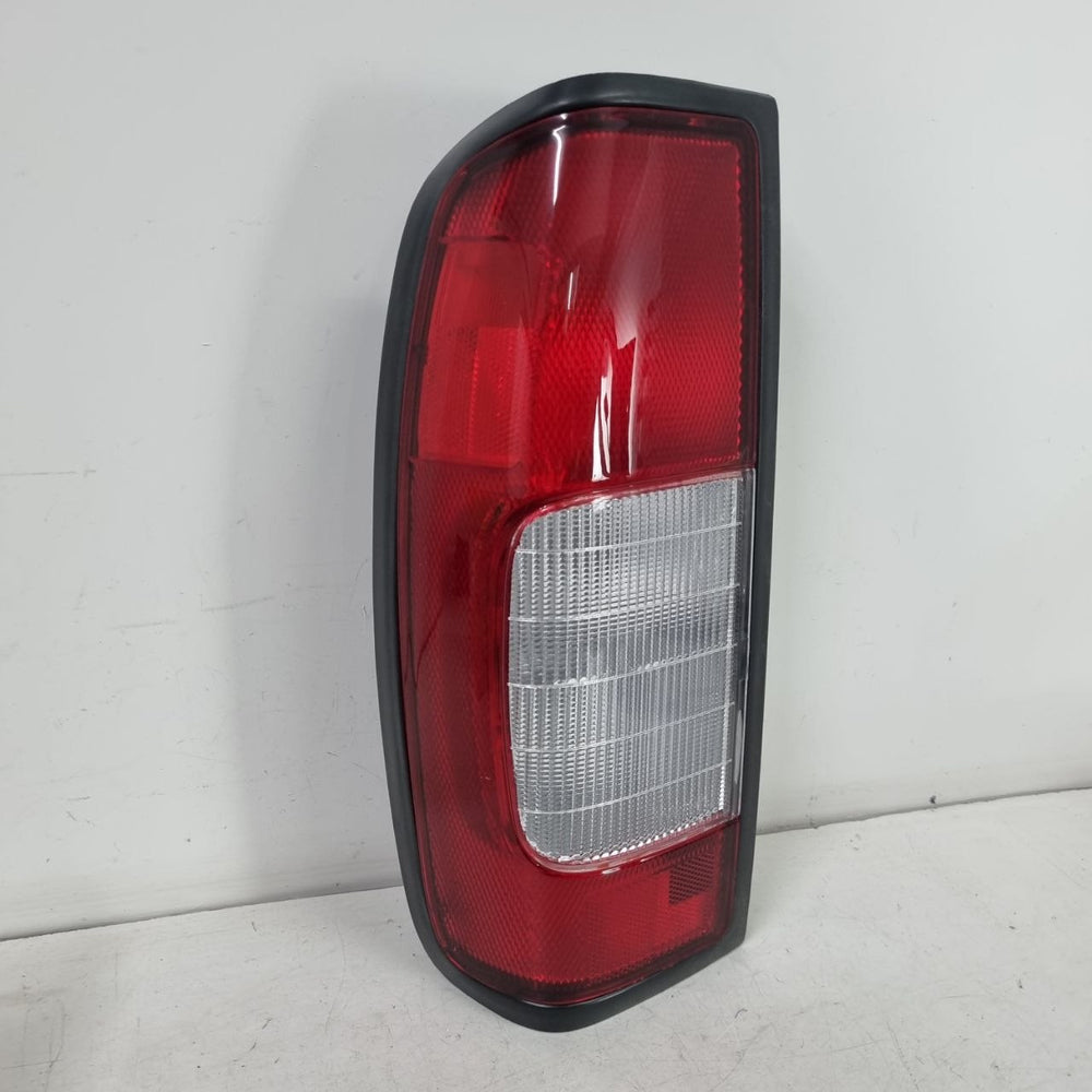 Lanterna Tras Esq Nissan Frontier 1998/2002