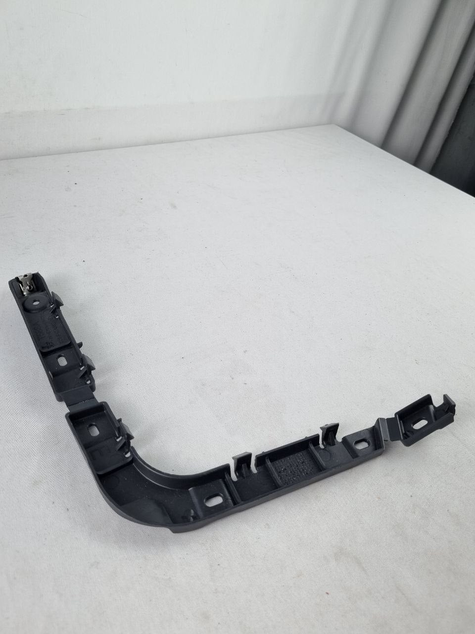 Guia Suporte Para-Choque Tras Esq Ford Ka 2008/2013
