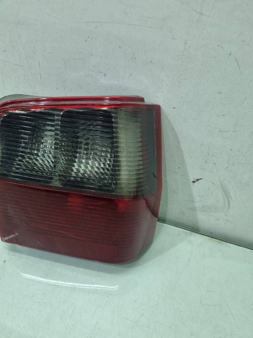Lanterna Traseira Direita VW Gol/Parati 1999/2012 Fumê Usado