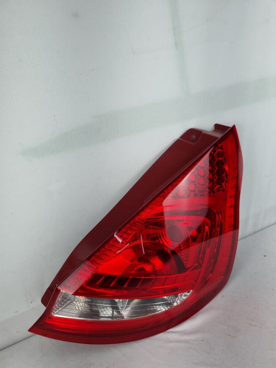 Lanterna Direita New Fiesta Hatch 2010/2012 Importado