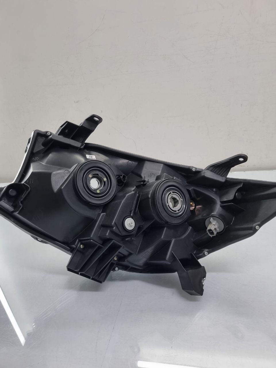 FAROL DIREITO HILUX SW4 2009/ 2011 TYC