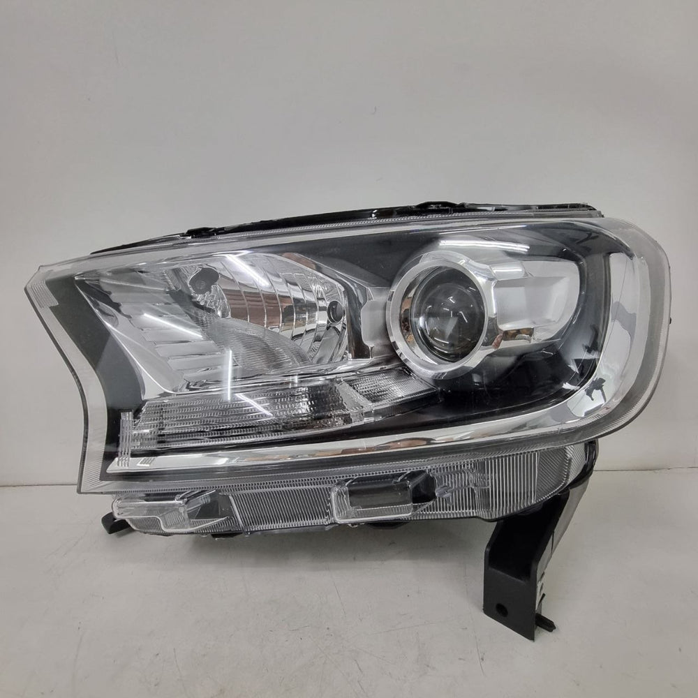 Farol Diant Esq Ford Ranger 2017/