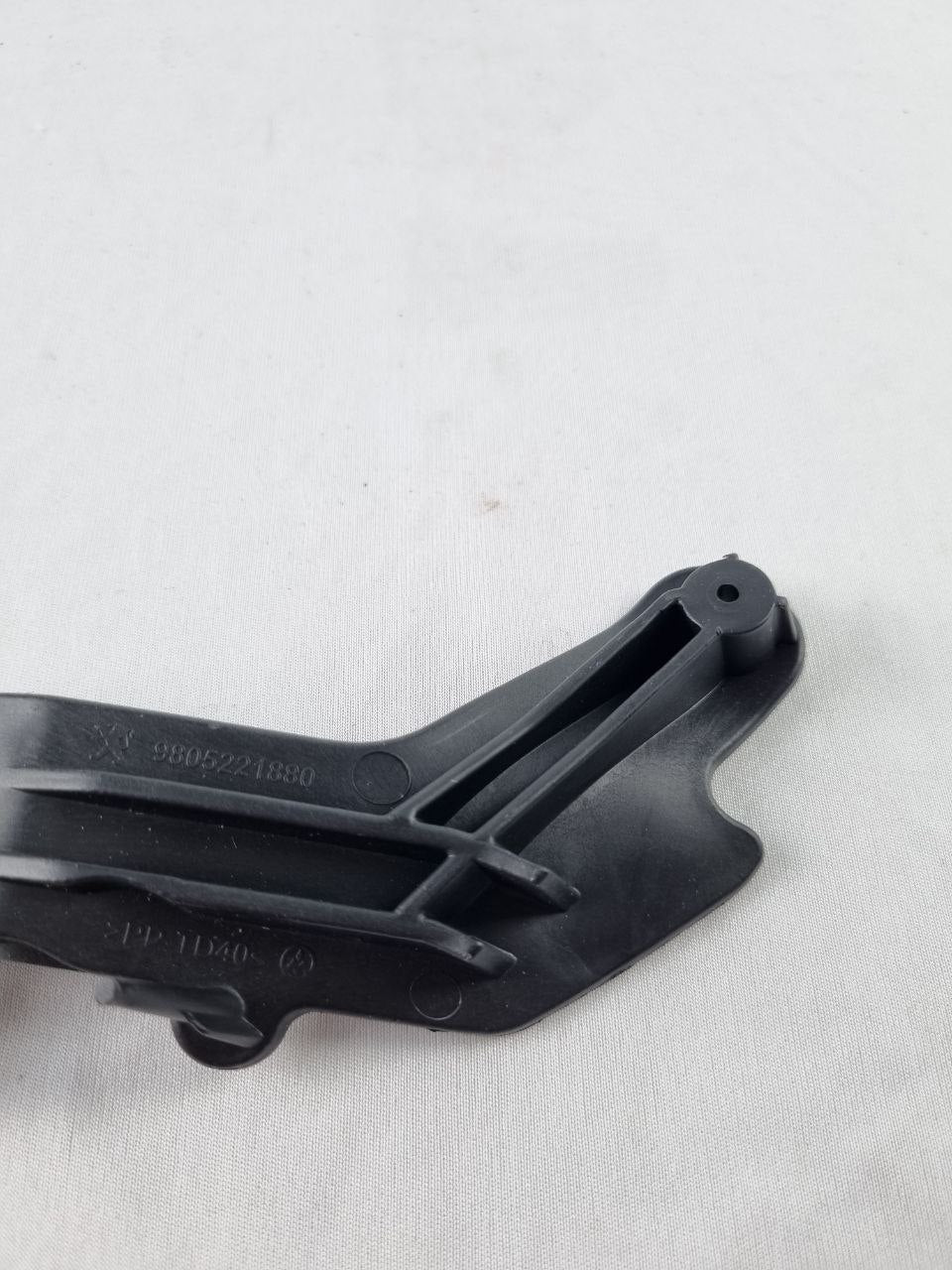Reforço Fixação Farol Diant Dir Peugeot 2008 2018/2024