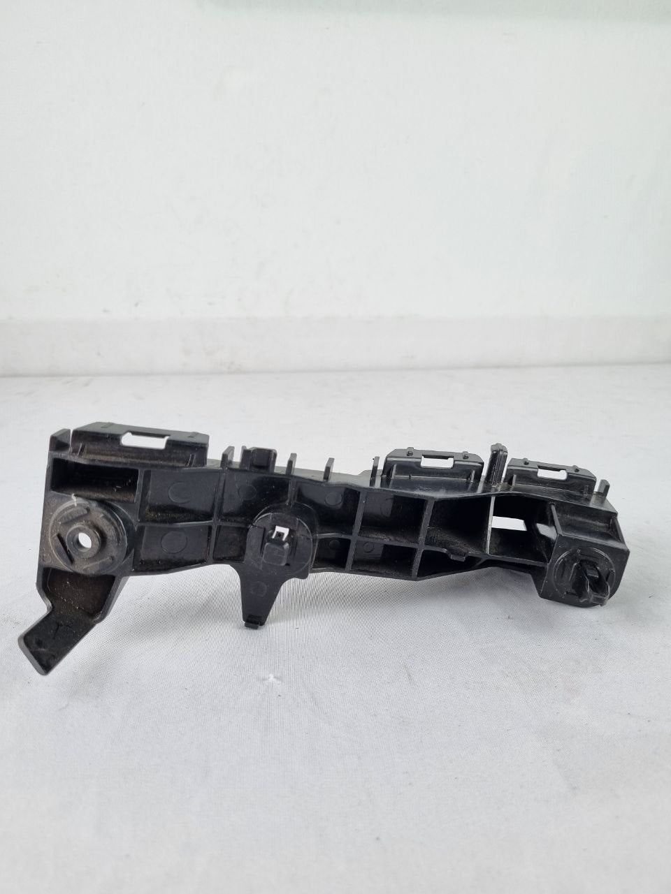 Suporte Guia Para-choque Diant Dir Toyota Hilux SW4 2012/2015