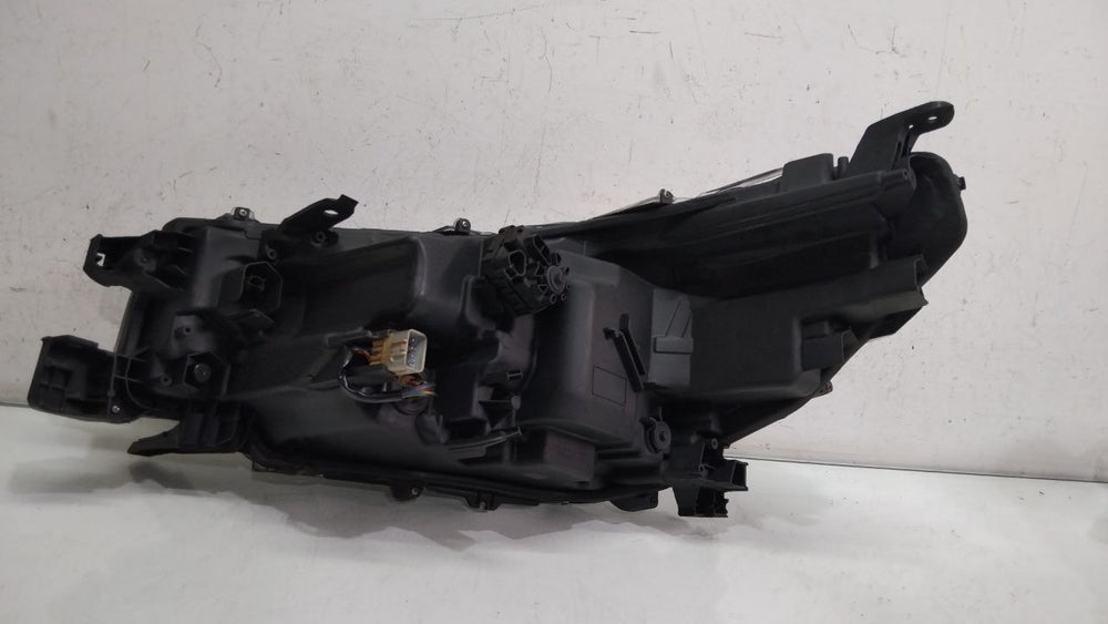 Farol lado direito full léd Toyota hilux 2022 a 2025