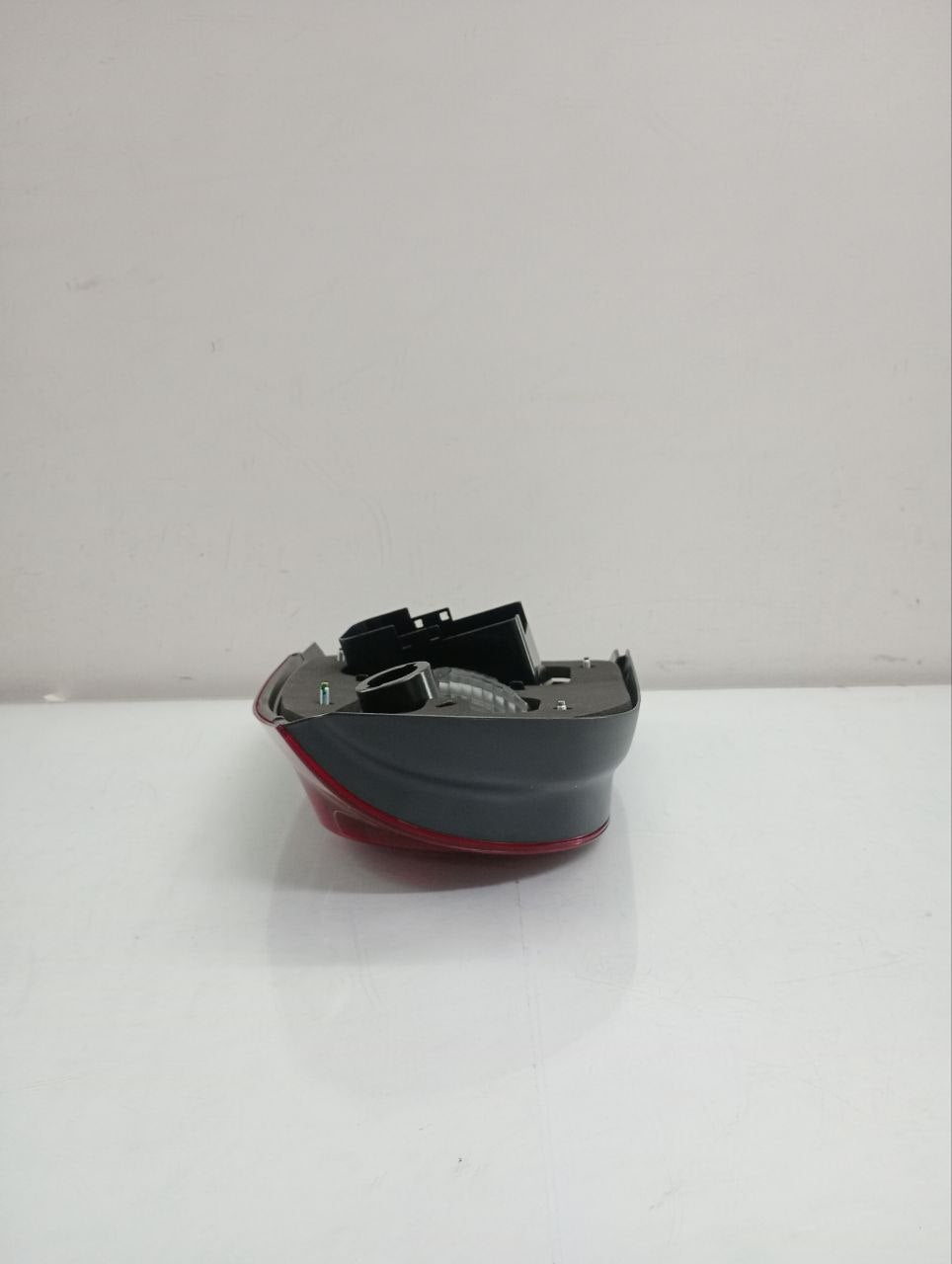 Lanterna Traseira Esquerda ARTEB Volkswagen Gol G4 2006/2013 Fume C/Carcaça Preta