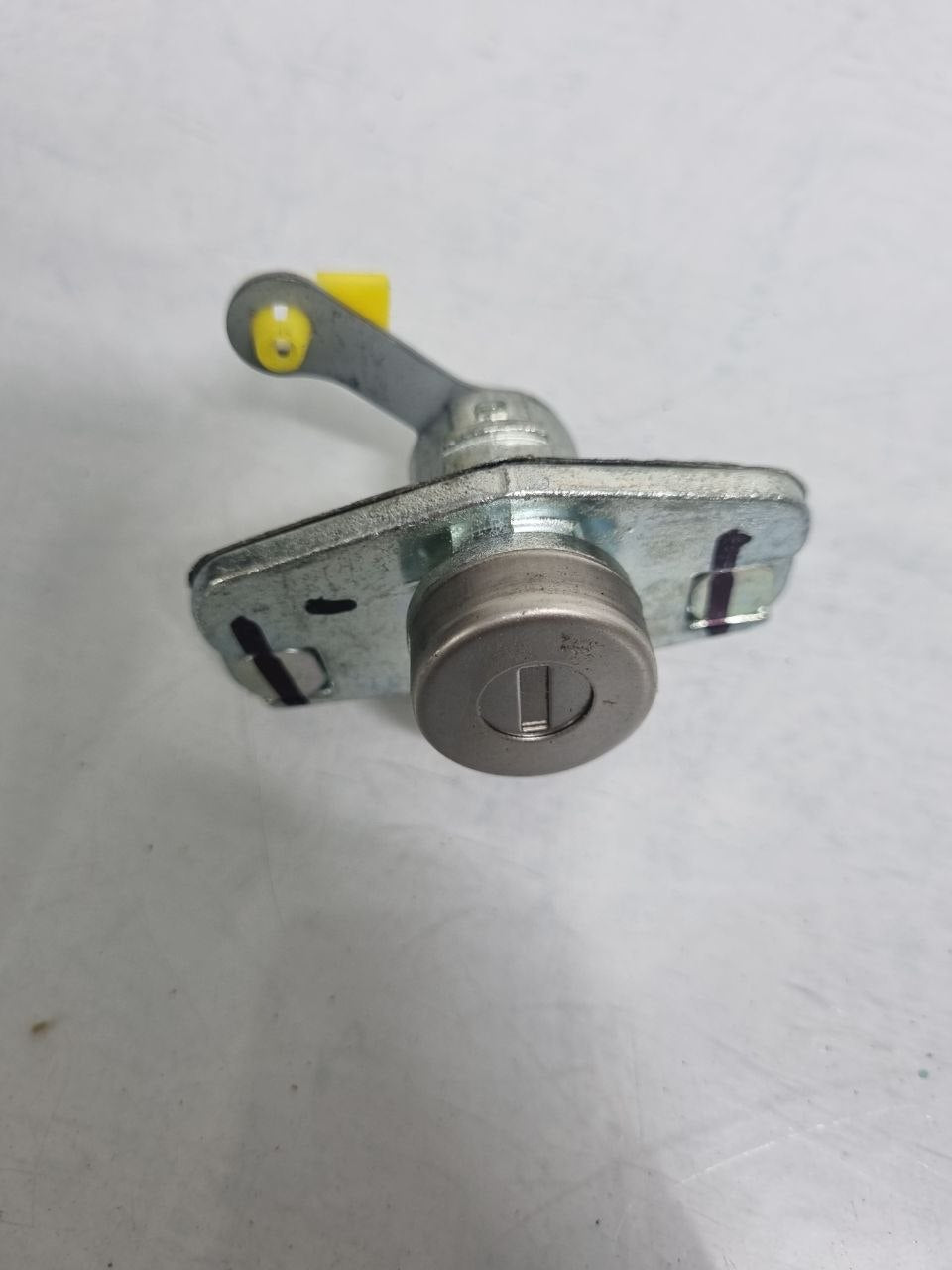 Cilindro Fechadura Porta Dianteira Esquerda Nissan Kicks/March/Versa Novo