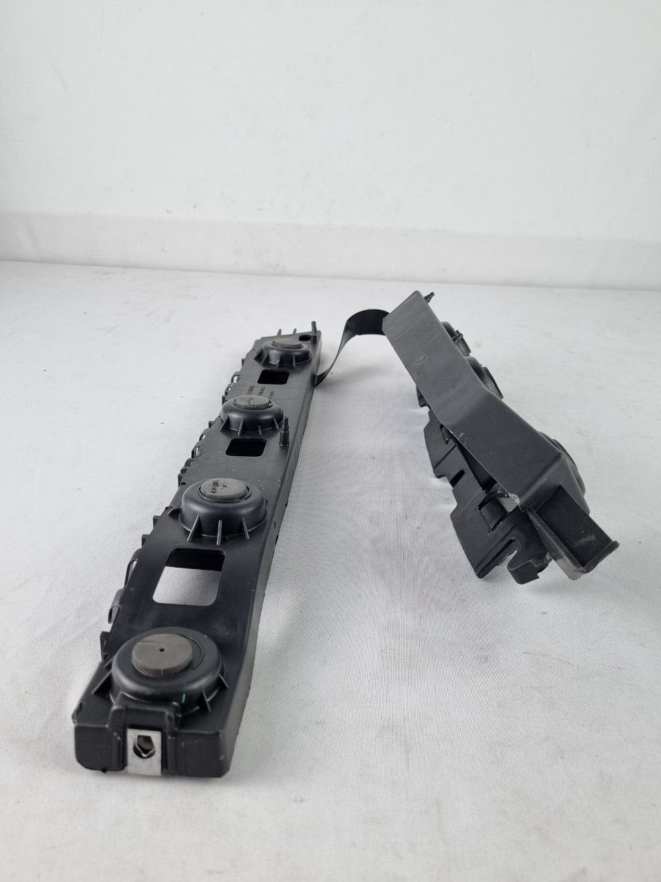 Suporte Guia Para-choque Tras Esq/Dir Chevrolet Prisma 2013/2016
