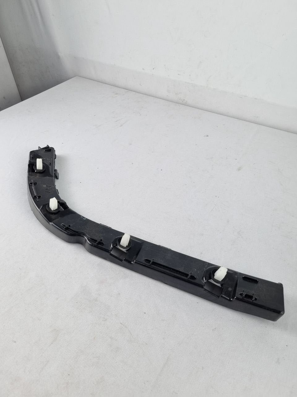 Guia Suporte Para-choque Tras Esq Hyundai HB20 Sedan 2012/2019