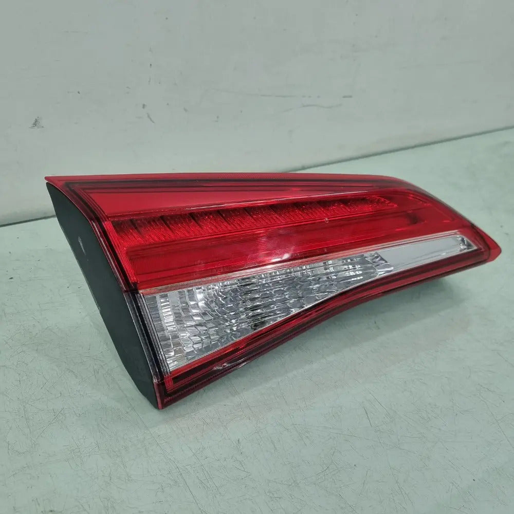 Lanterna Esq. Tampa Traseira Do Yaris Sedan 2017/2022
