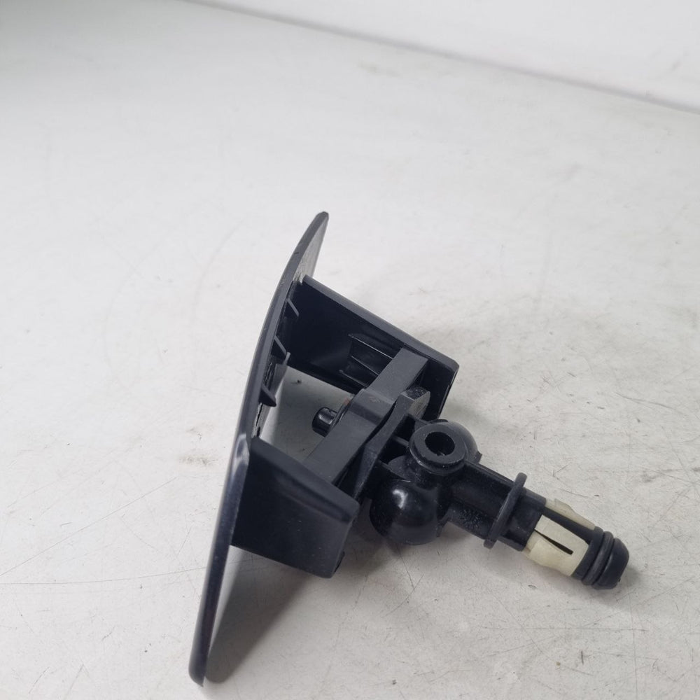Tampa Esguicho Xenon Diant Direito Volkswagen Golf 2008/2012