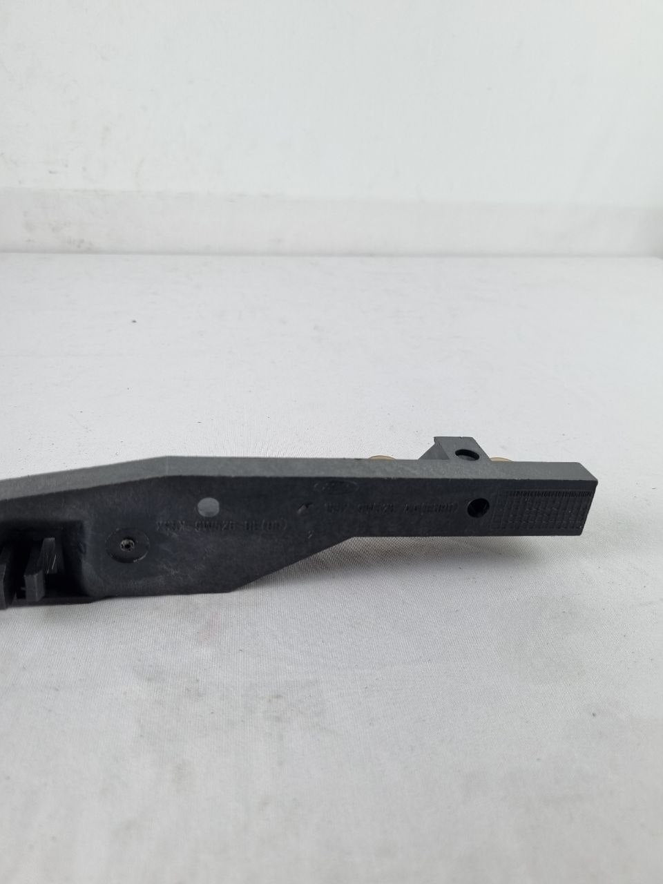 Suporte Para-choque Diant Esq Volkswagen Amarok 2010/2023