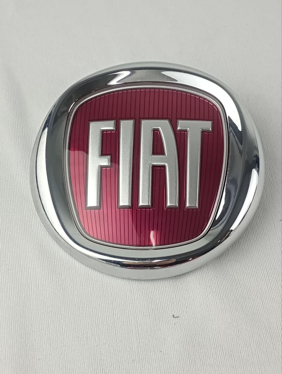 Emblema Dianteiro/Traseiro Fiat Palio Uno Punto Grand Siena Linea Idea Strada Bravo Mobi Novo