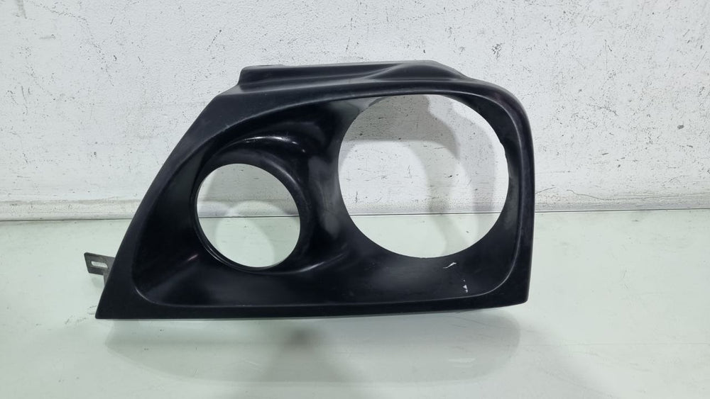 Moldura Farol Diant Dir Mitsubishi L200 Savana 2004/2012