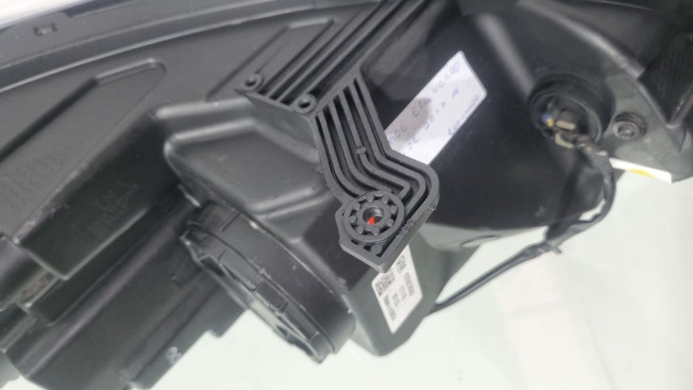 Farol Diant Esq GM Cruze 2017/2021 Usado