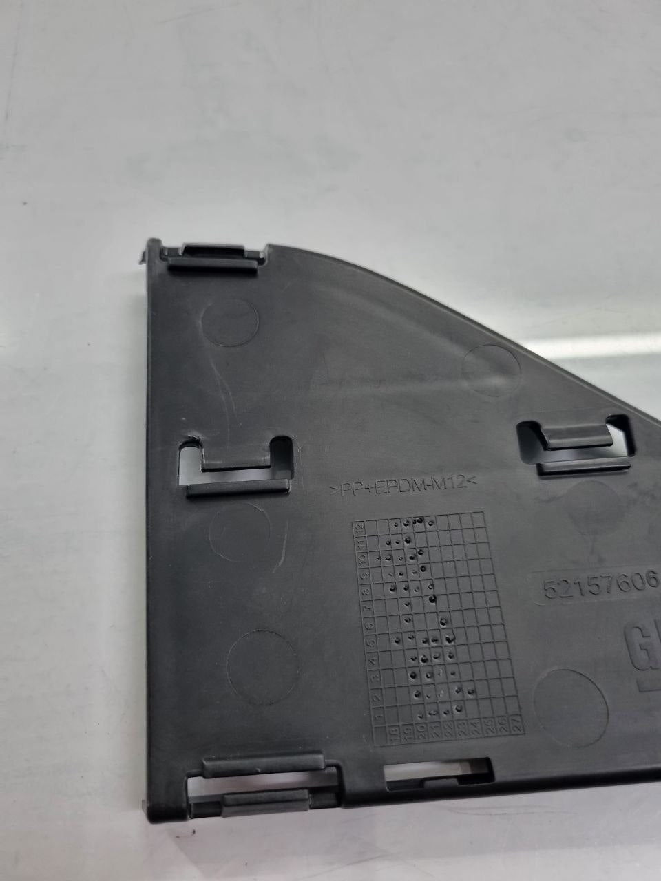 Tampa Grade Para-choque Dianteiro Direita Chevrolet Onix Prisma 2017/2021 Nova