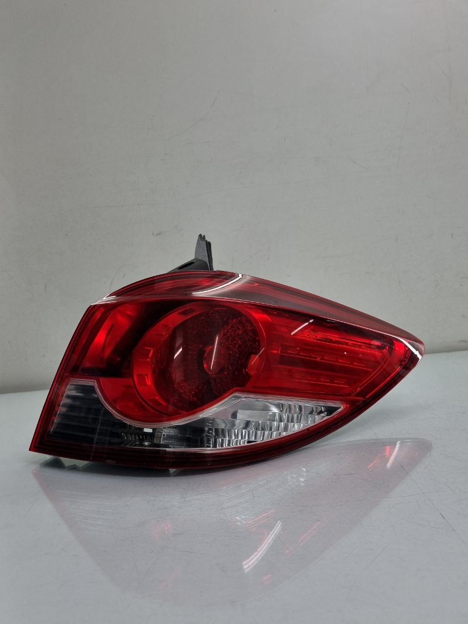 LANTERNA DIREITA CRUZE 2011/2015 HATCH ORIGINAL