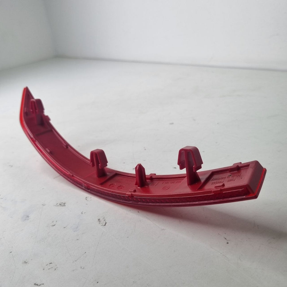 Refletor Parachoque Tras Esq Volkswagen Saveiro 2018/2023