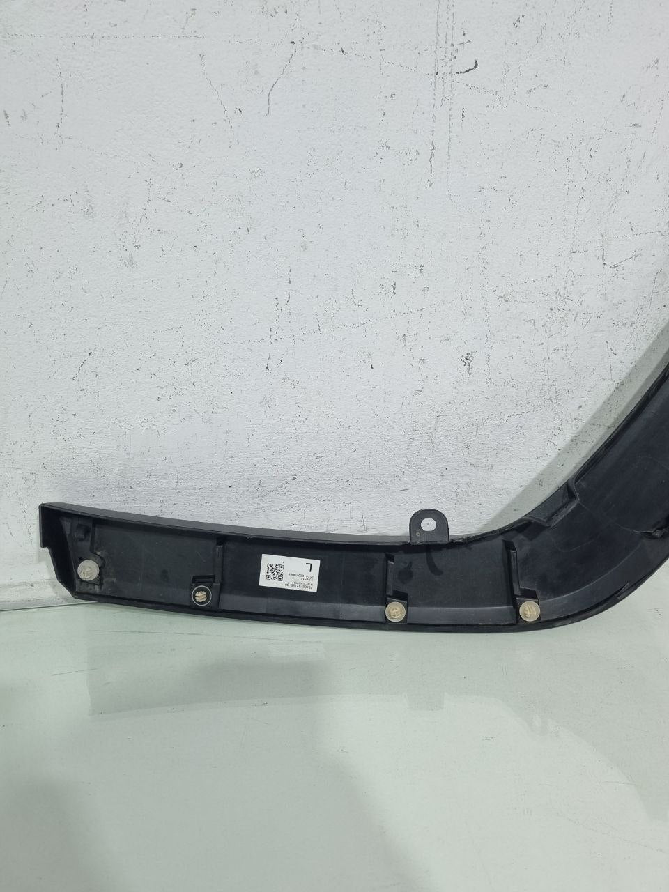 Moldura Paralama Traseira Esquerda Toyota RAV4 2019/2023 Usado