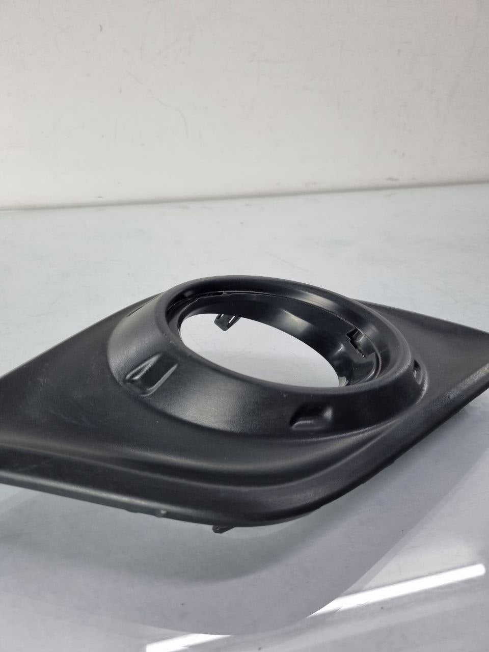 Moldura Farol de Milha Dir Toyota Hilux 2016/2018