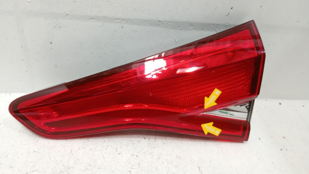 Lanterna Tampa Tras Dir Renault Sandero 2019/2021