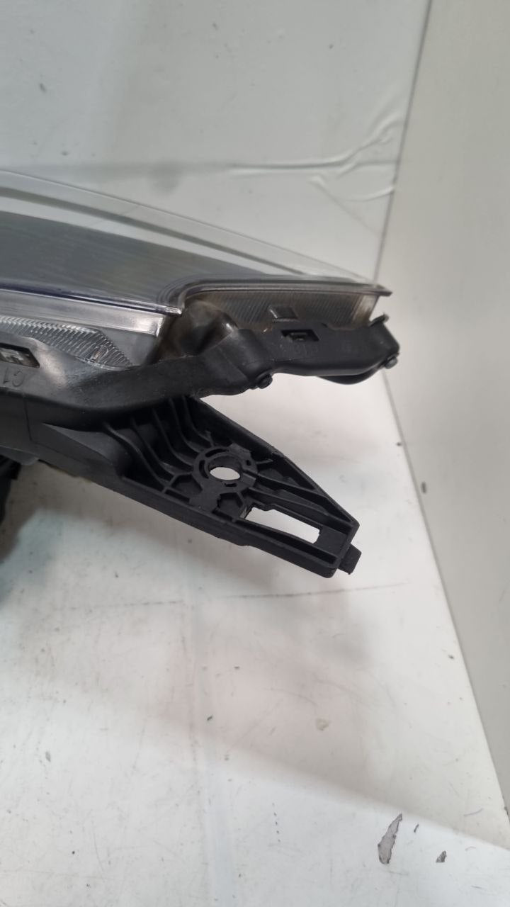 Farol Diant Dir Nissan Kicks 2020/2023