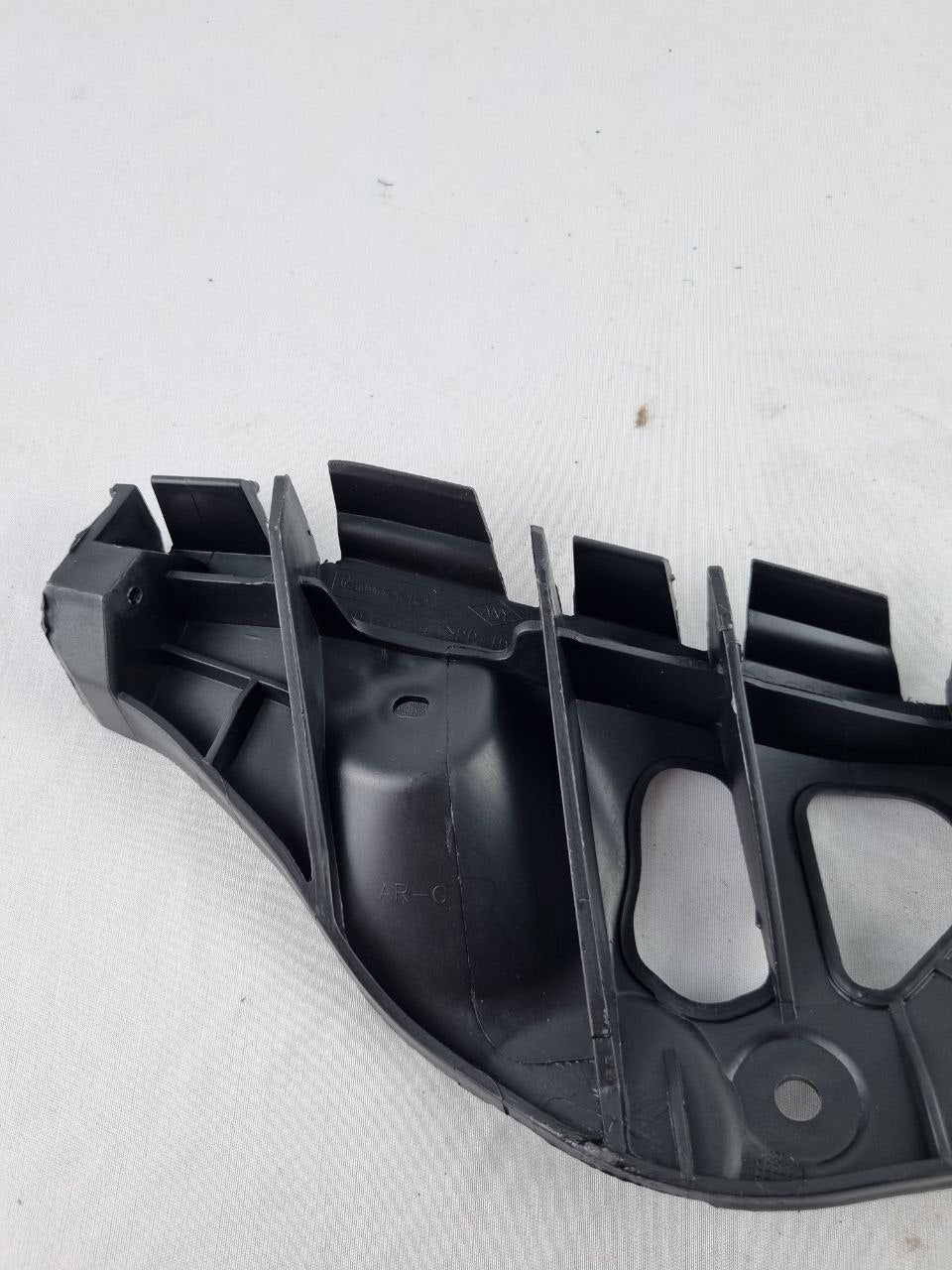 Suporte Para-choque Tras Dir Renault Sandero 2007/2014