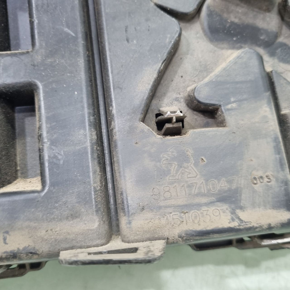 Grade Diant Peugeot 207 2007/2013 Usada