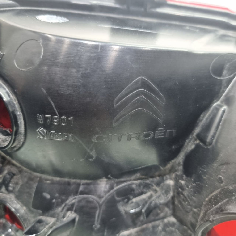 Lanterna Tras Dir Citroen Basalt 2023/2025 Usada