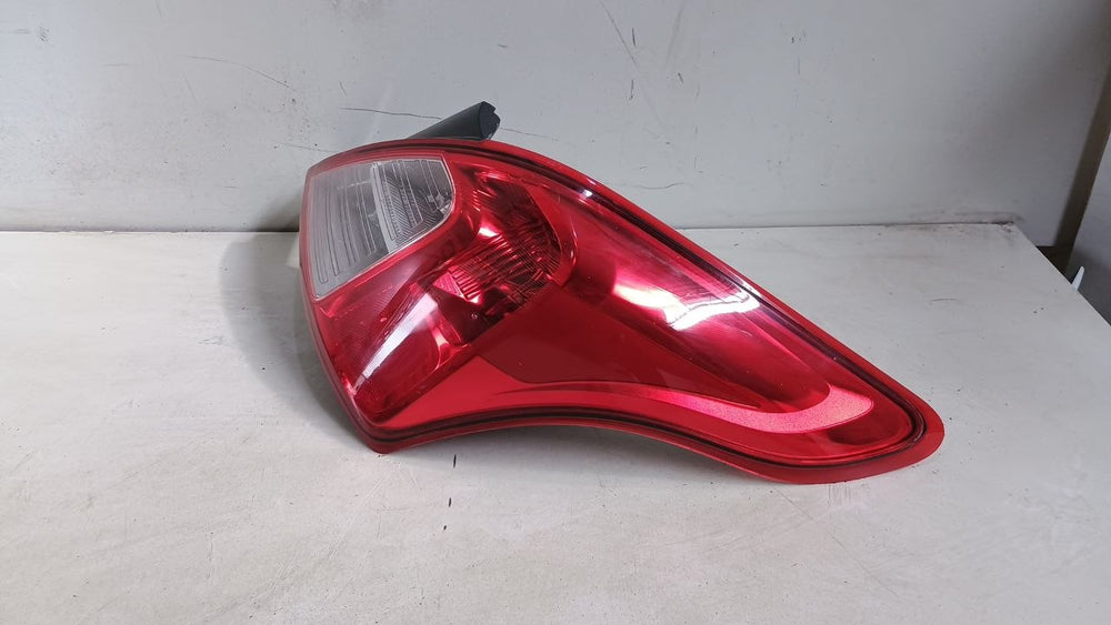 Lanterna Tras Dir Nissan Versa 2012/2019 Usado