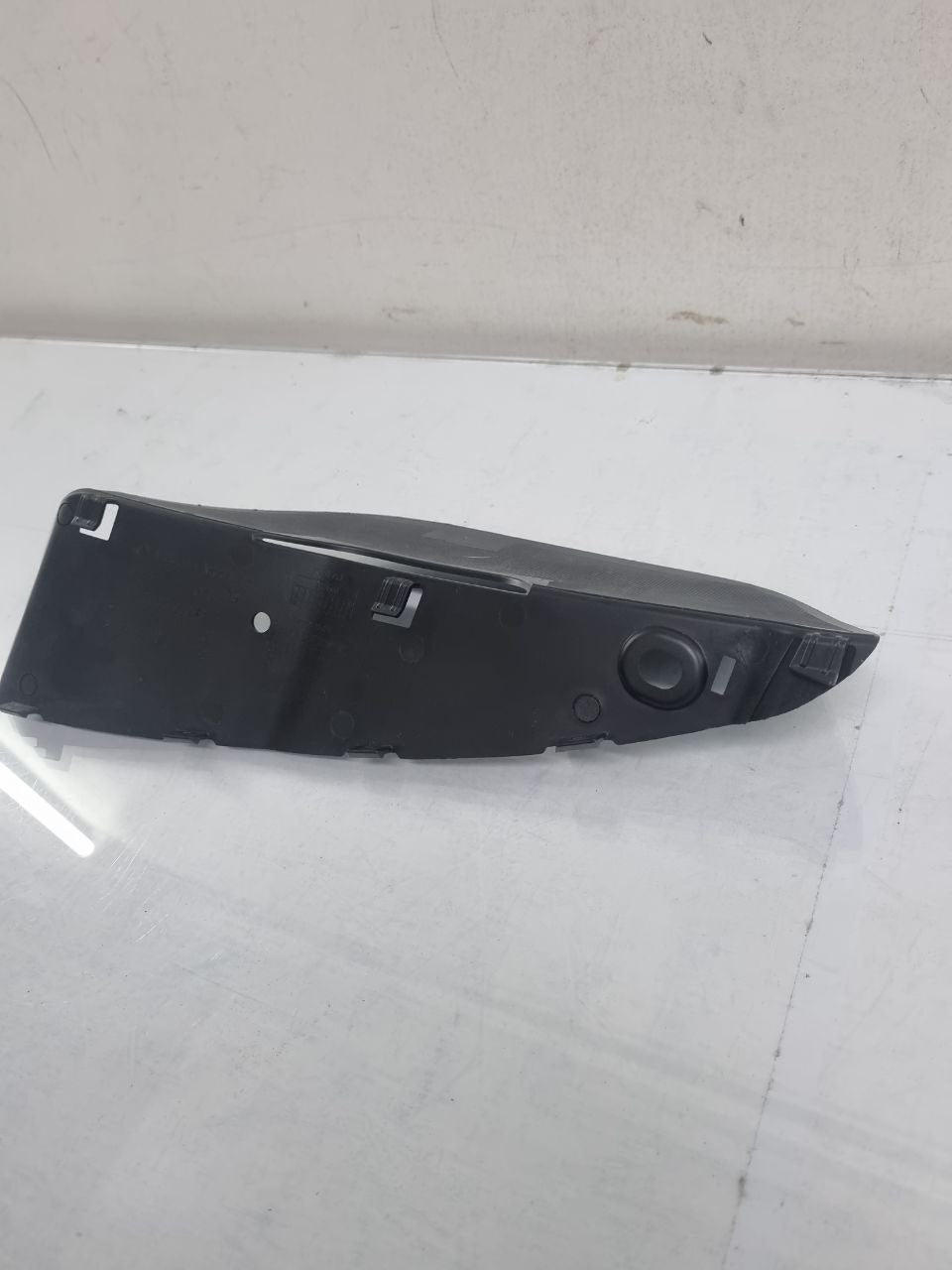 Spoiler Dianteiro Direito Volkswagen Amarok 2017/2021 Novo