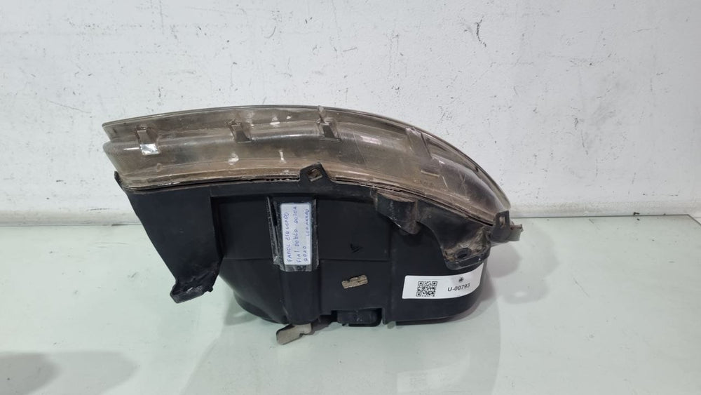 Farol Esq Fiat Doblo 2013/2022 Usado