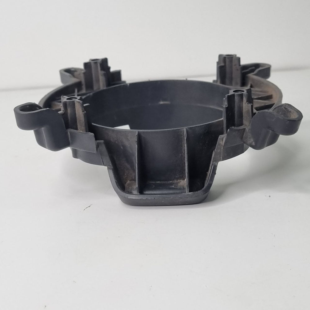 Moldura Farol Esquerdo Renault Duster 2024 Usada