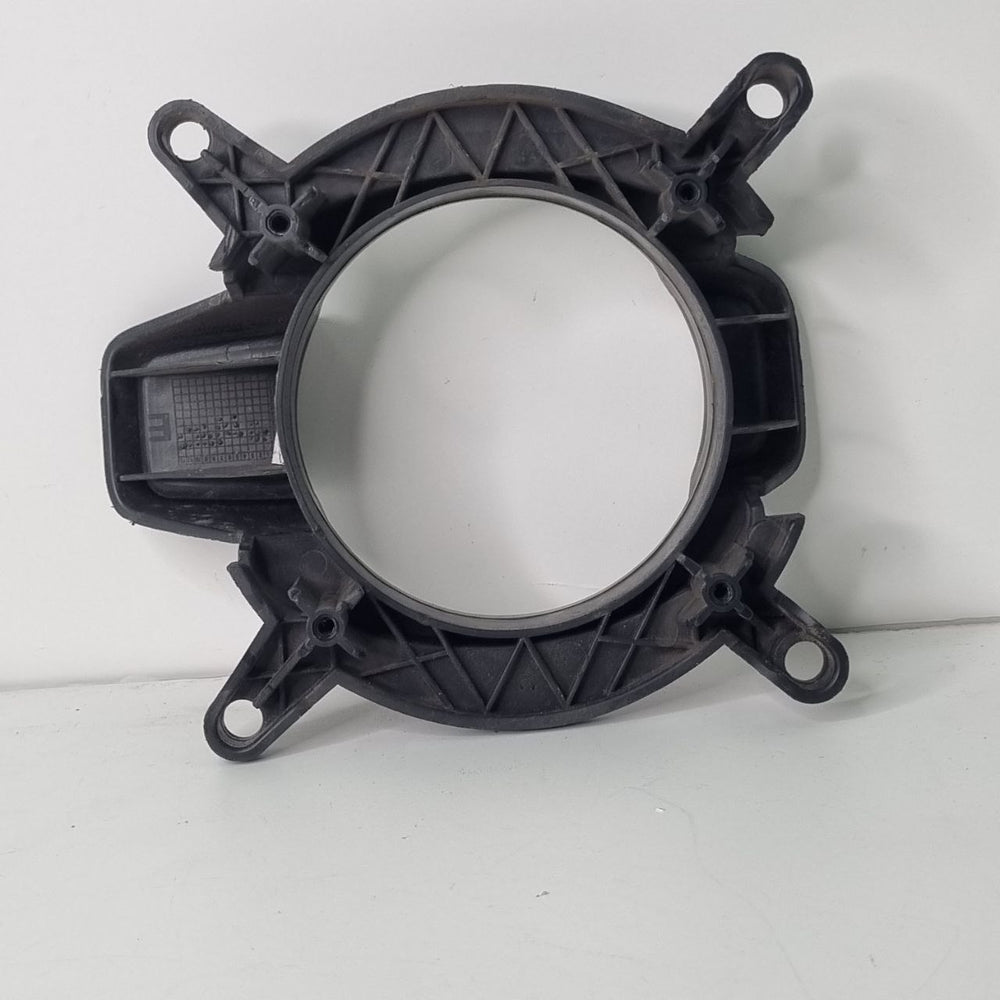 Moldura Farol Esquerdo Renault Duster 2024 Usada
