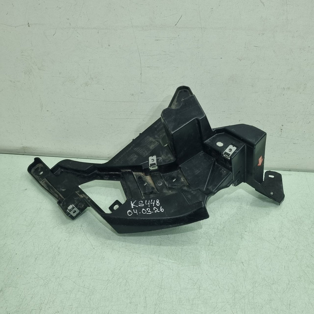 Suporte Farol Dir Renault Kardian 2024/2026 Usado